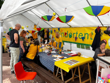 Beekidzzz, kindertent met allerlei activiteiten op de markt van 2025