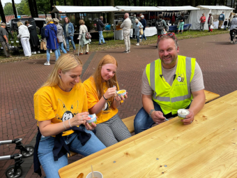 Bijpraten op het terras van de Beestro