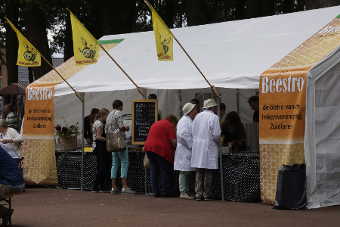 Beestro, de Kantinetent voor koffie, thee, frisdrank en allerlei lekkere versnaperingen!   (klik voor vergroting)