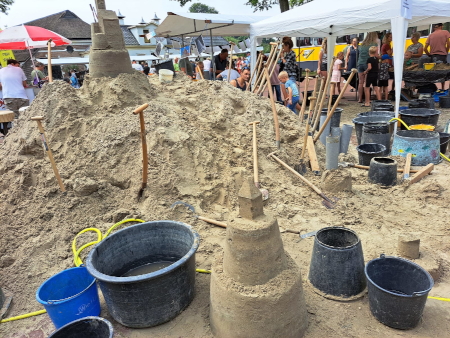 Zandsculpturen maken bij Zandvorm