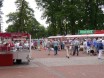 Marktkramen in cirkels op de Brink met toiletvoorziening en lollywafels   (klik voor vergroting)