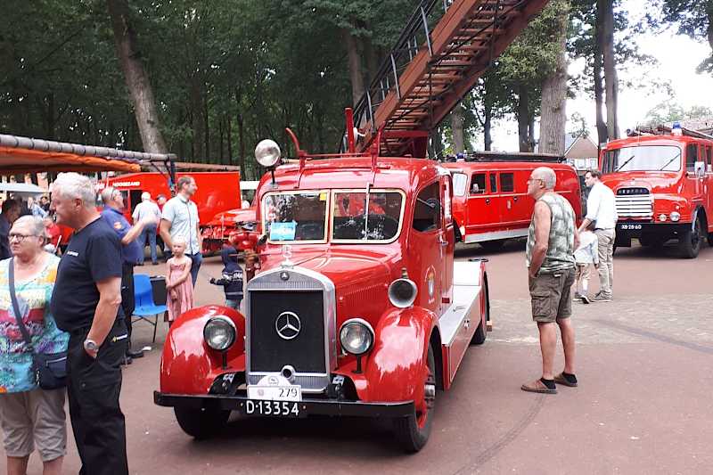 Ladderwagen van de Historische Brandweer Vrienden en Voertuigen   (klik voor vergroting)