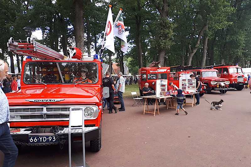 Historische Brandweer Vrienden en Voertuigen   (klik voor vergroting)